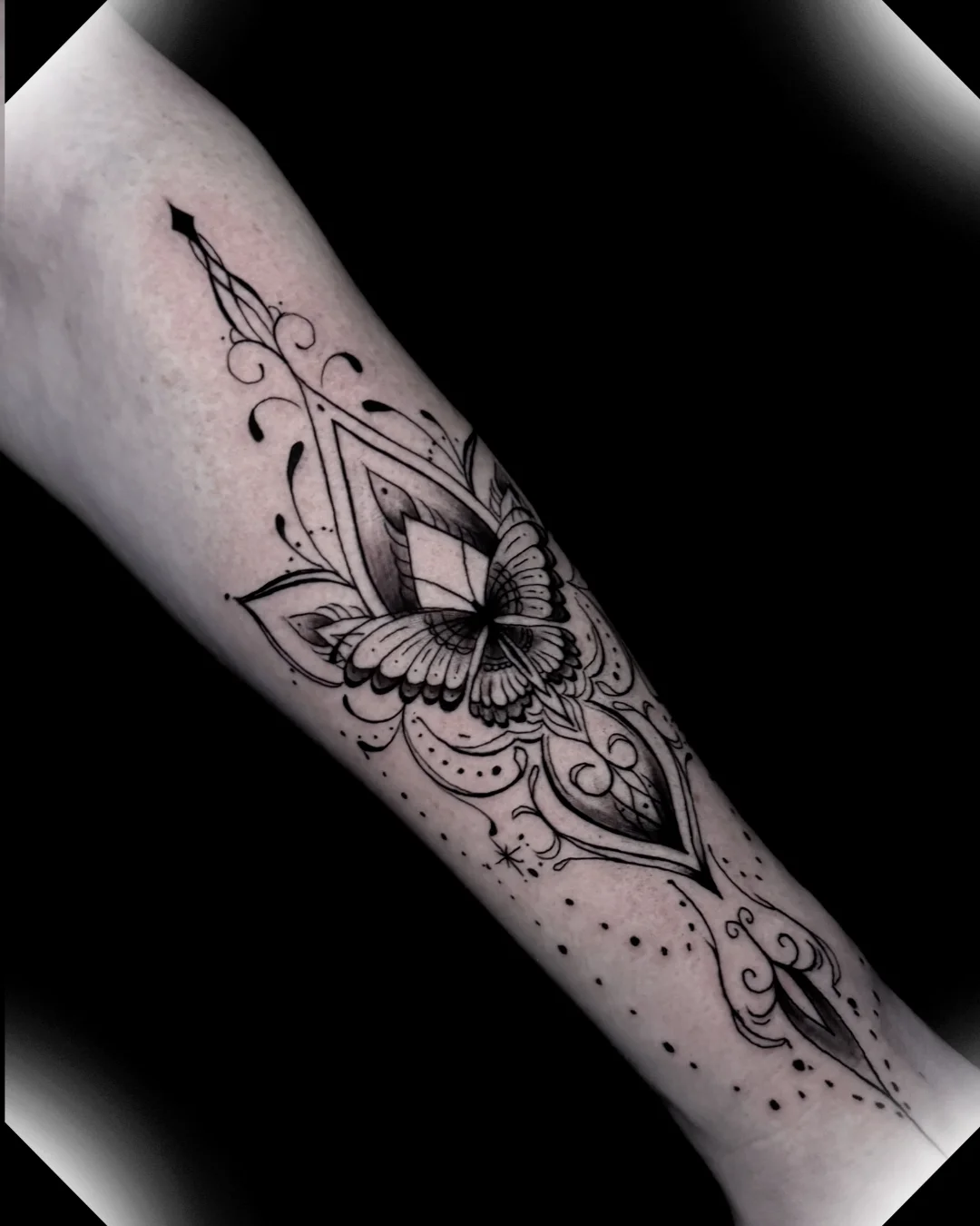 pillmandala — Fineline Tattoo Bern — Berkunst Tattoo Utzenstorf