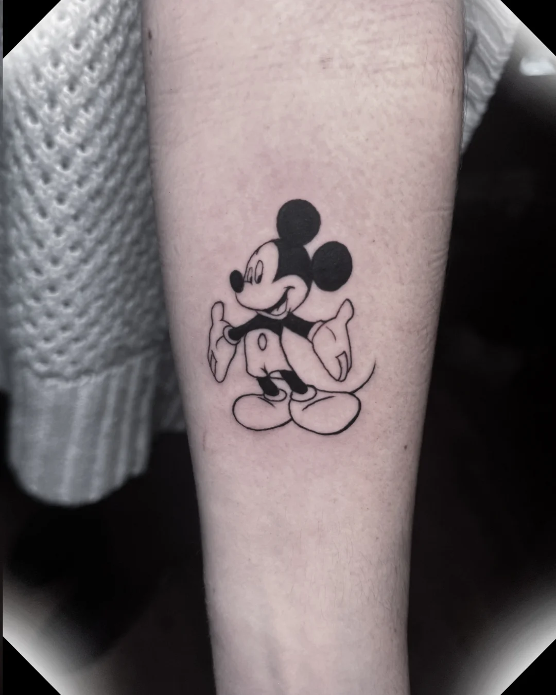 mickey — Lettering Schriftzug Tattoo Bern — Berkunst Tattoo Utzenstorf