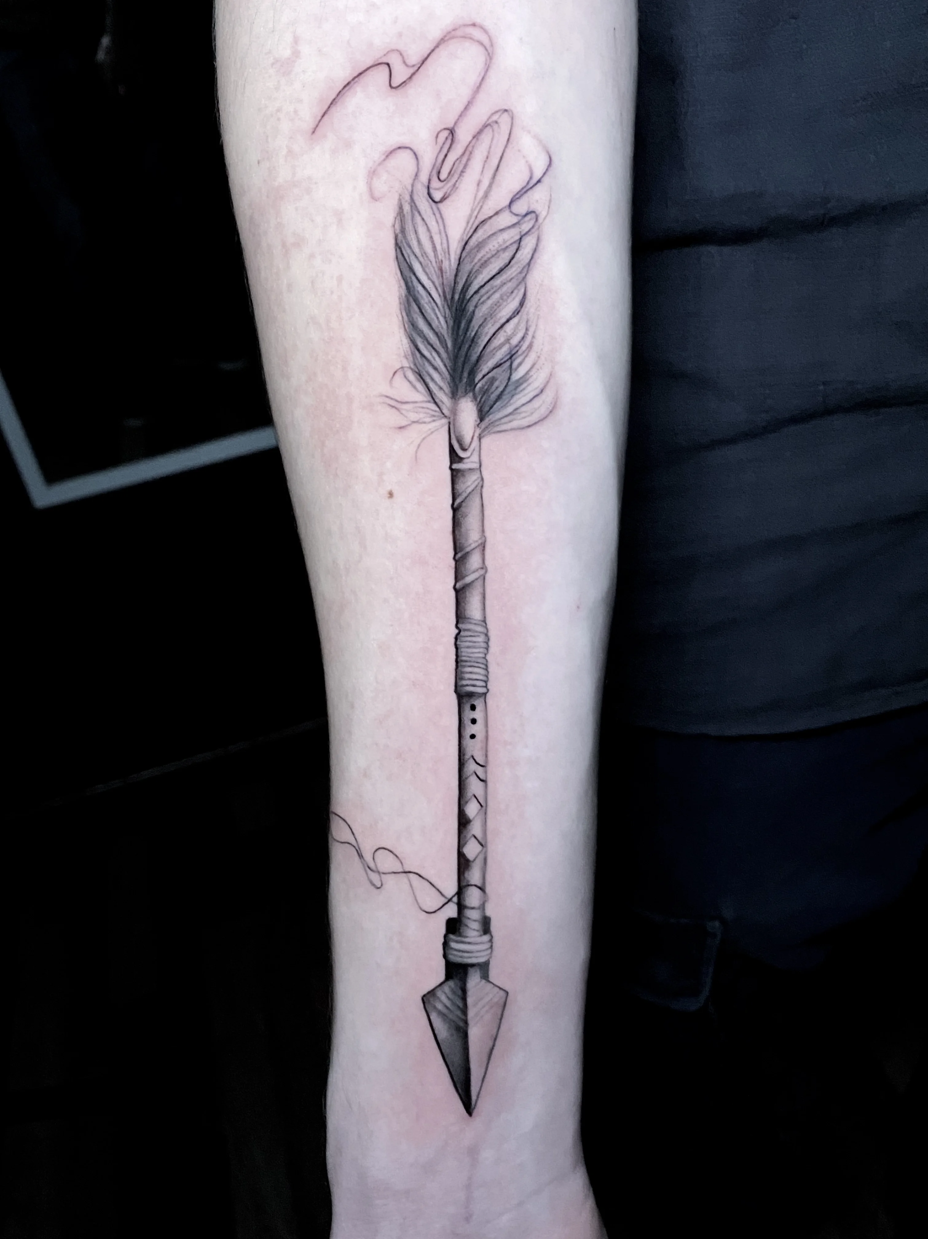 pfeil — Fineline Tattoo Bern — Berkunst Tattoo Utzenstorf