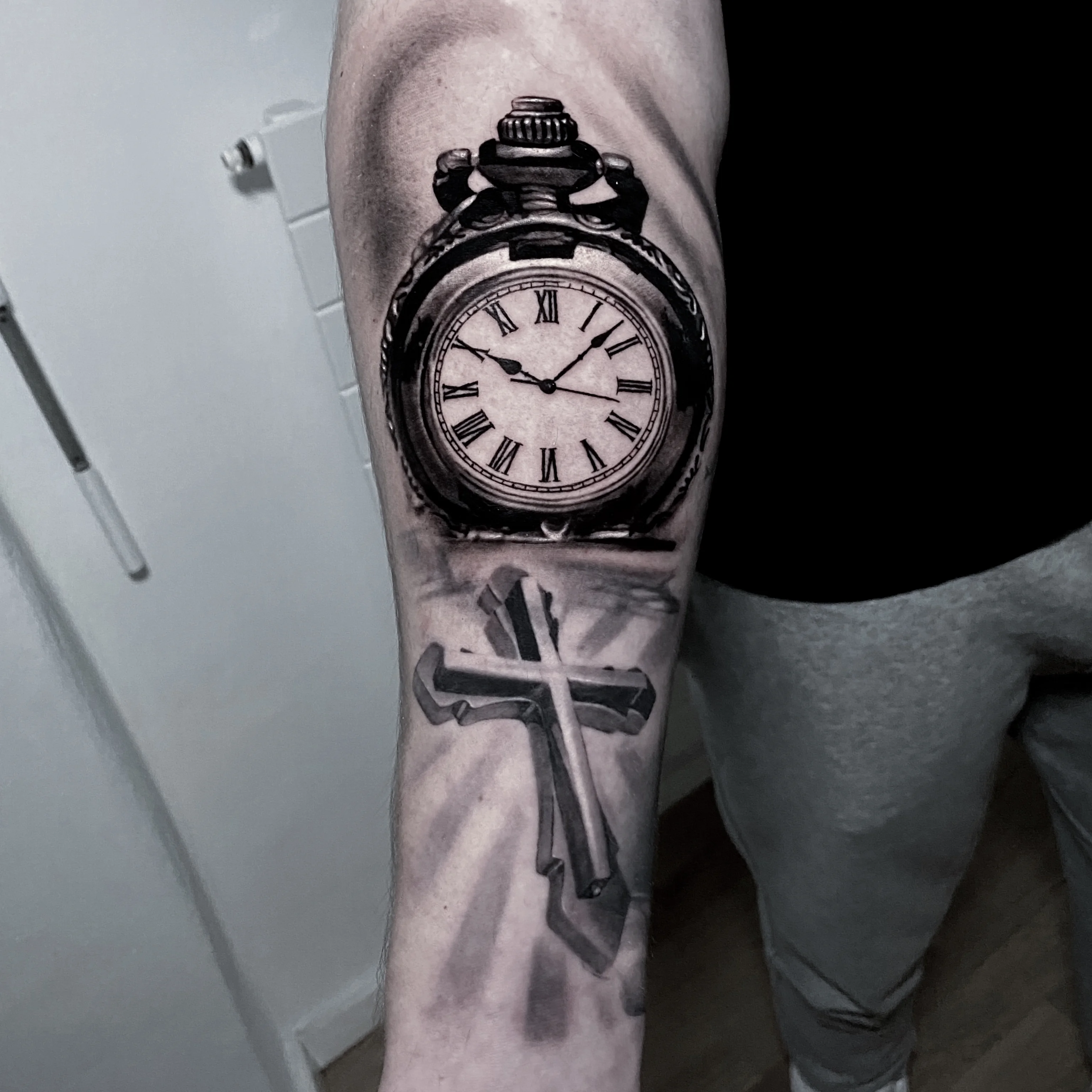 orakerszt — Realistik Tattoo Bern — Berkunst Tattoo Utzenstorf