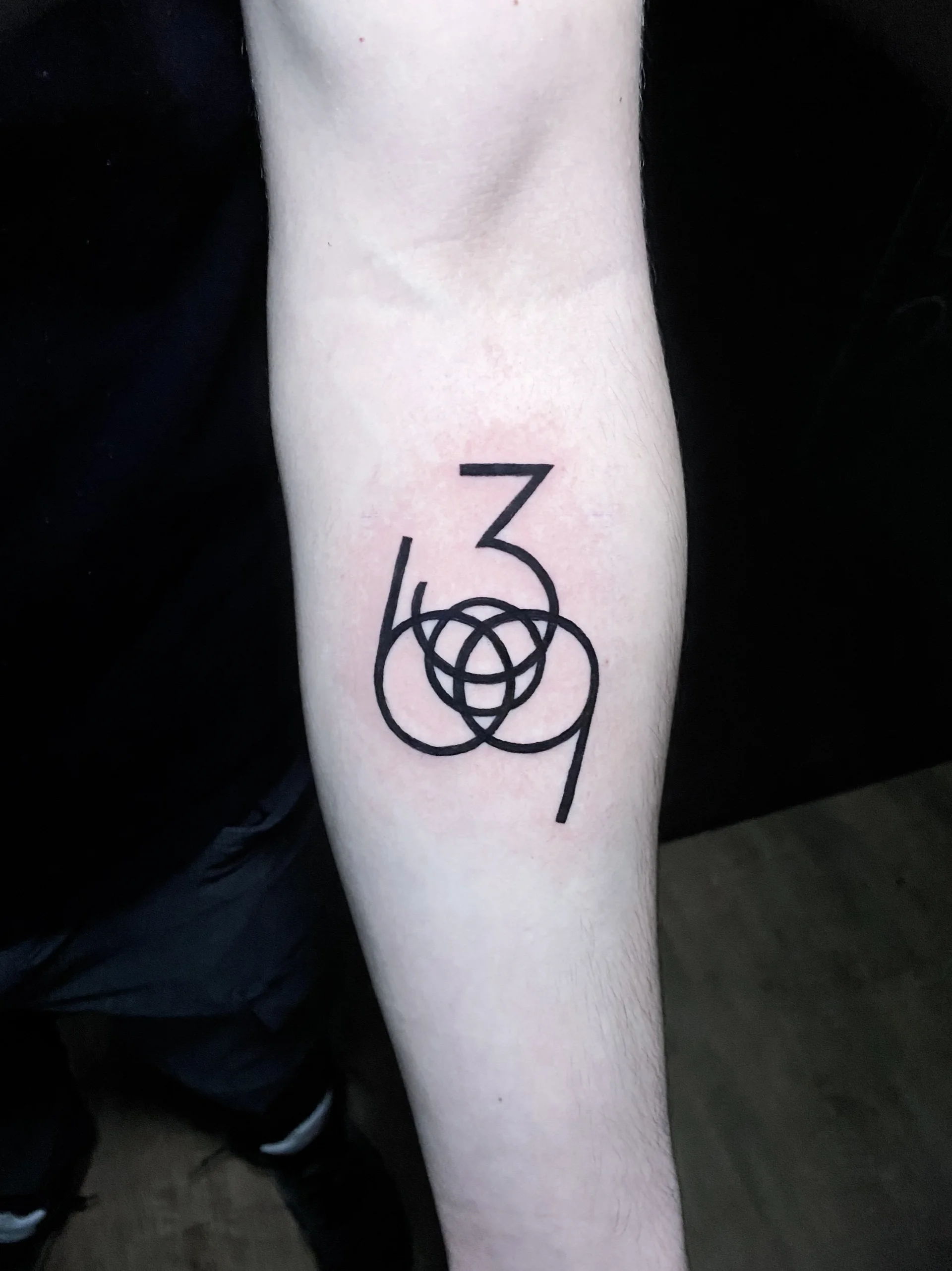 szamok — Lettering Schriftzug Tattoo Bern — Berkunst Tattoo Utzenstorf