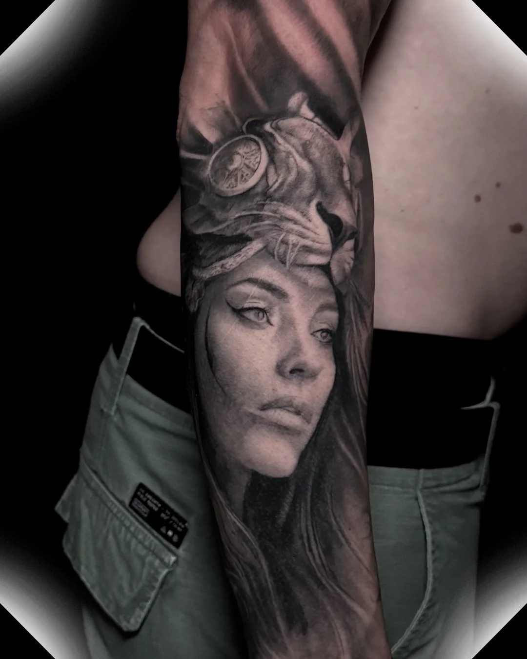 arc — Realistik Tattoo Bern — Berkunst Tattoo Utzenstorf