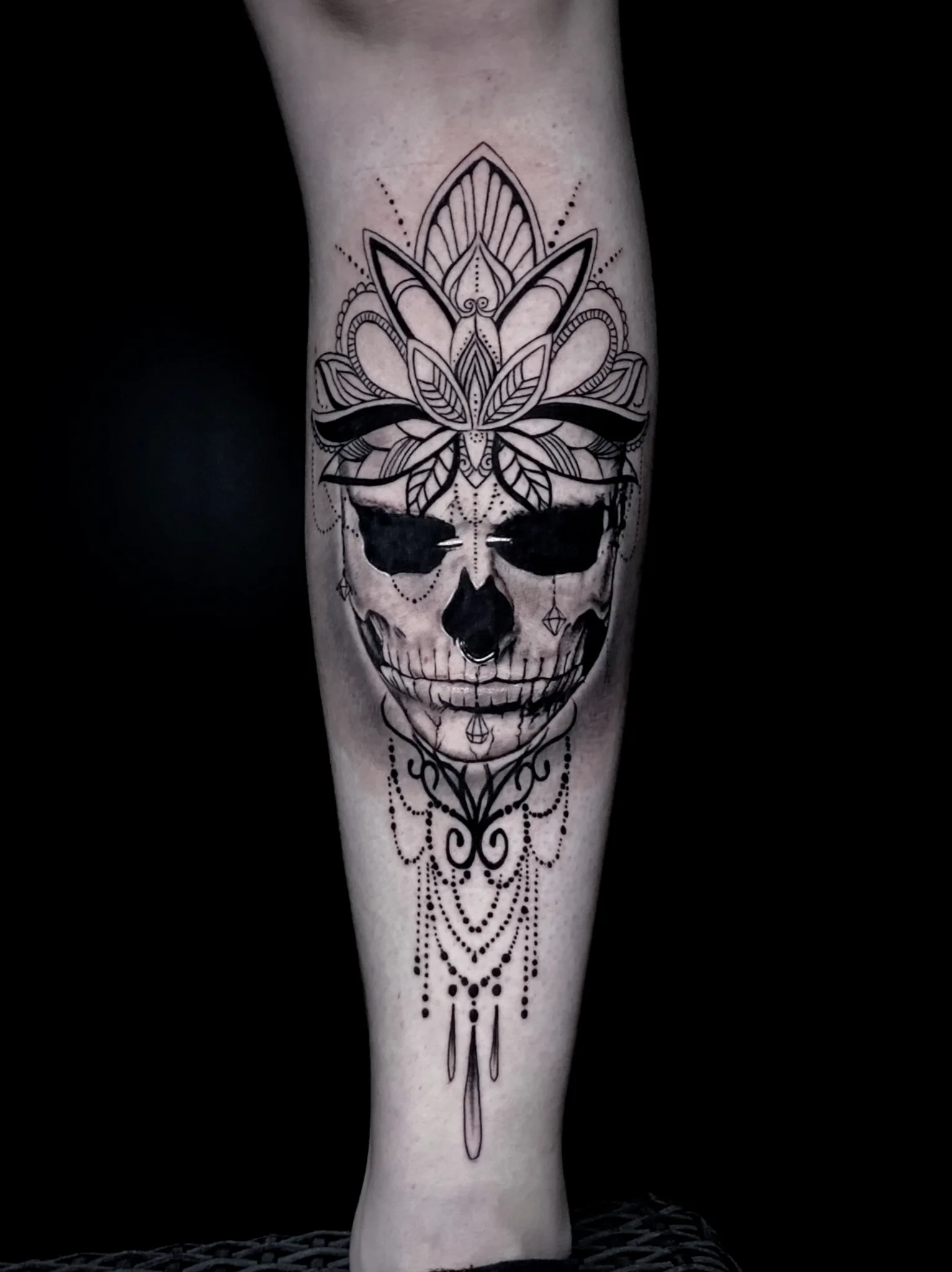 zombieboy — Blackwork Mandala Tattoo Bern — Berkunst Tattoo Utzenstorf